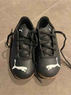 Puma Kids Indoor Soccer Cleats/Sneakers